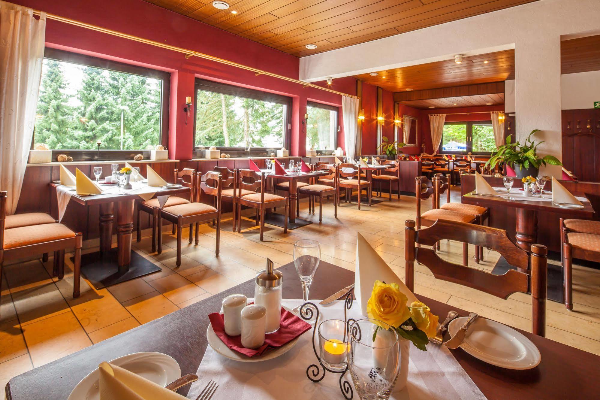 Gut-Hotel Tannenhof Haiger Exterior foto